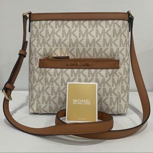 Michael Kors Morgan Medium Messenger Bag